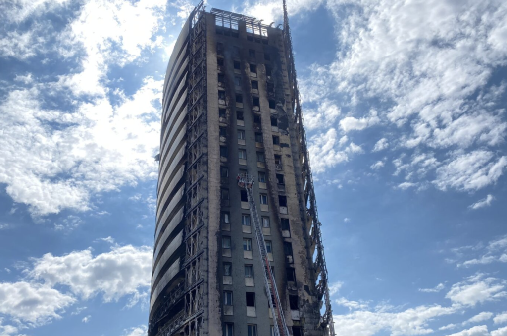 Incendio grattacielo di Milano: "pericolosa ondata di disinformazione"